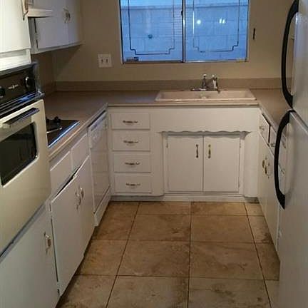 2nd image of 1413 Hillside Pl