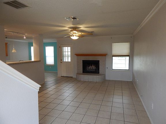2nd image of 2402 Dennis St