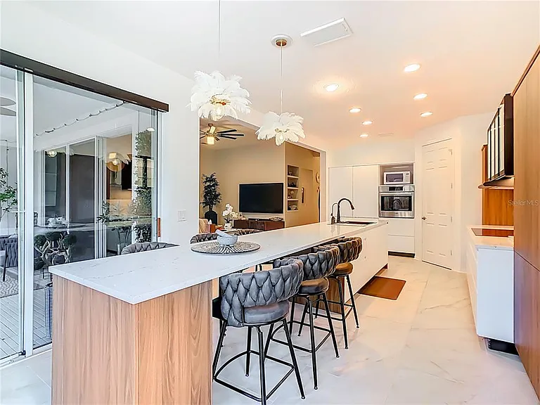 790 Carmel Ln — Photo 14