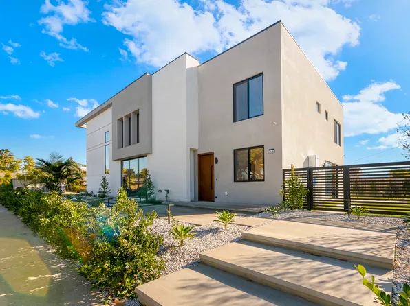 853 Oak St #B, Costa Mesa, CA 92627