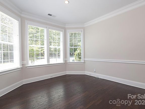 3rd image of 17430 Langston Dr
