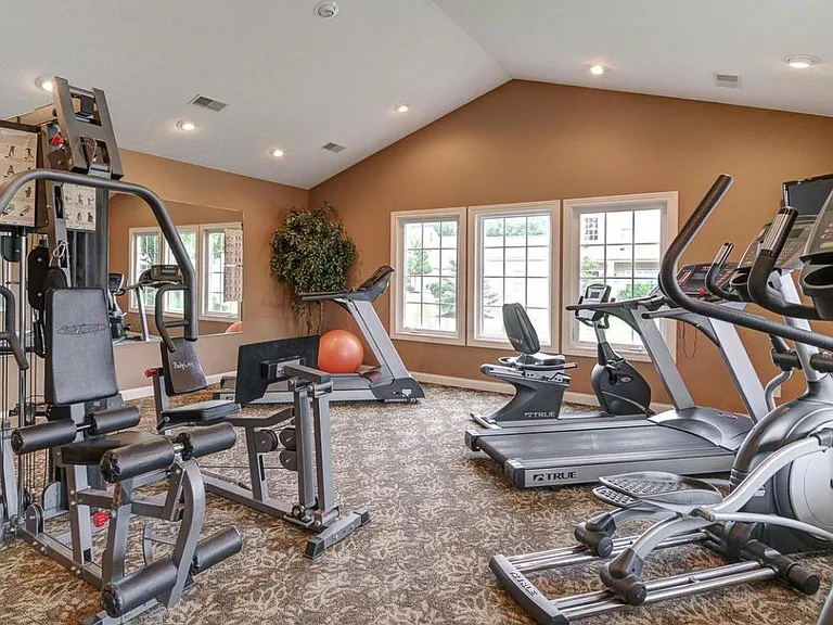 1424 Lakes Circle Dr — Photo 20