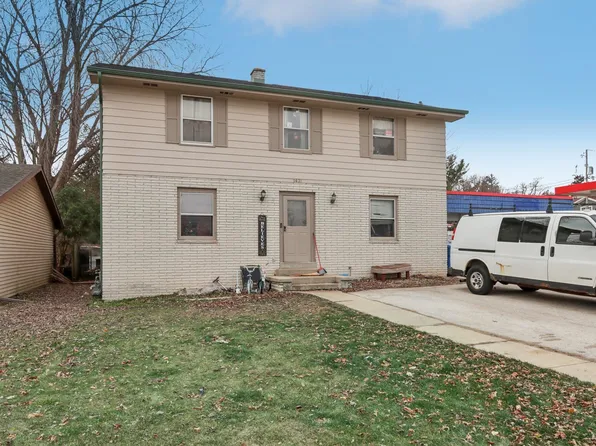 1431 E Main St, Watertown, WI 53094