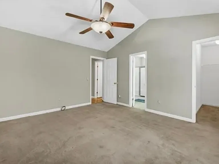 910 Sweet Thorne Rd — Photo 12