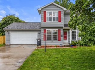 301 Windstone Dr, Tolono, IL 61880