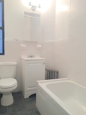 Rented by Uptown Flats LLC | media 21