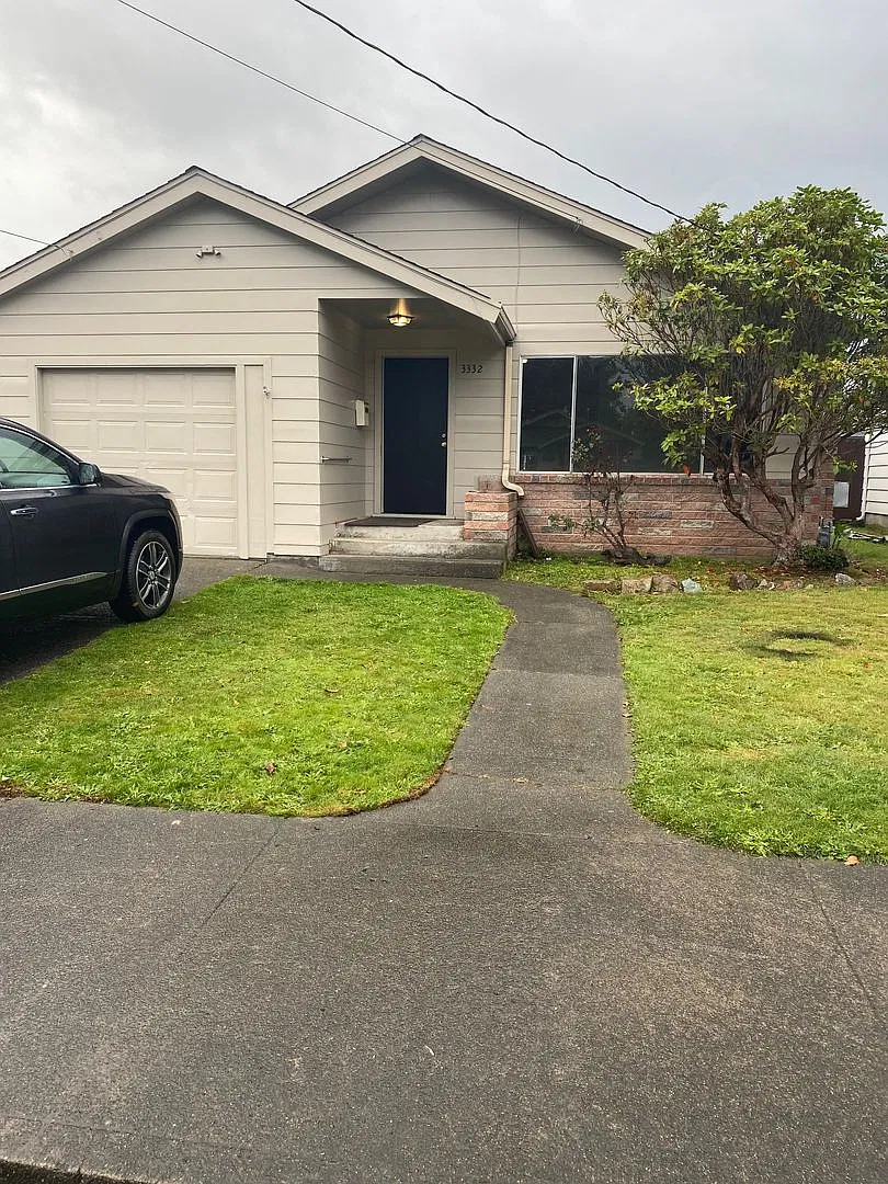 Three Bed Two Bath Eureka — Photo 1