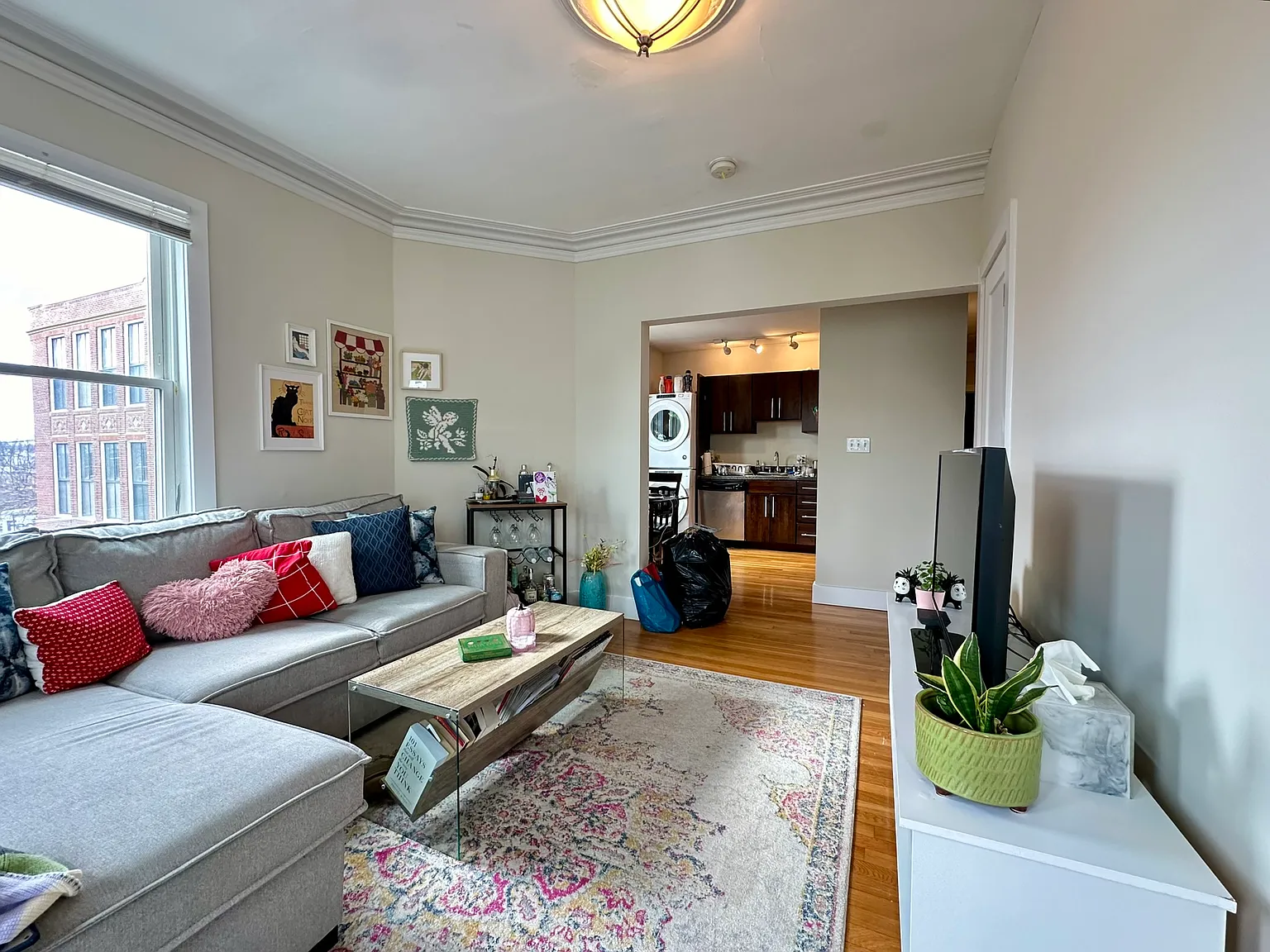 3 bed, 999 sqft, $4,800 — Photo 4