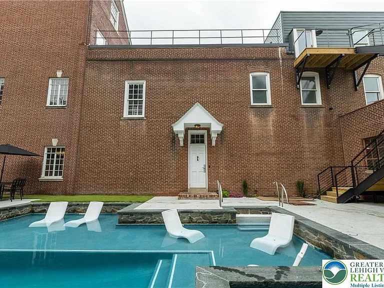 214 Spring Garden St #2B — Photo 38