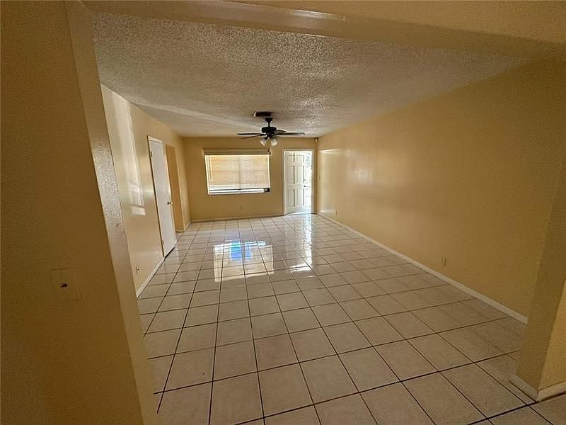 1st image of 3880 Woodside Dr APT B