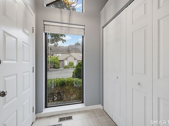 4th image of 2 Canterbury Court #2