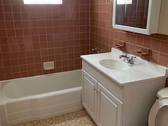 3rd image of 1617 Kensington Ave #B2