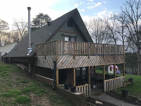 2nd image of 3660 Tracy Way