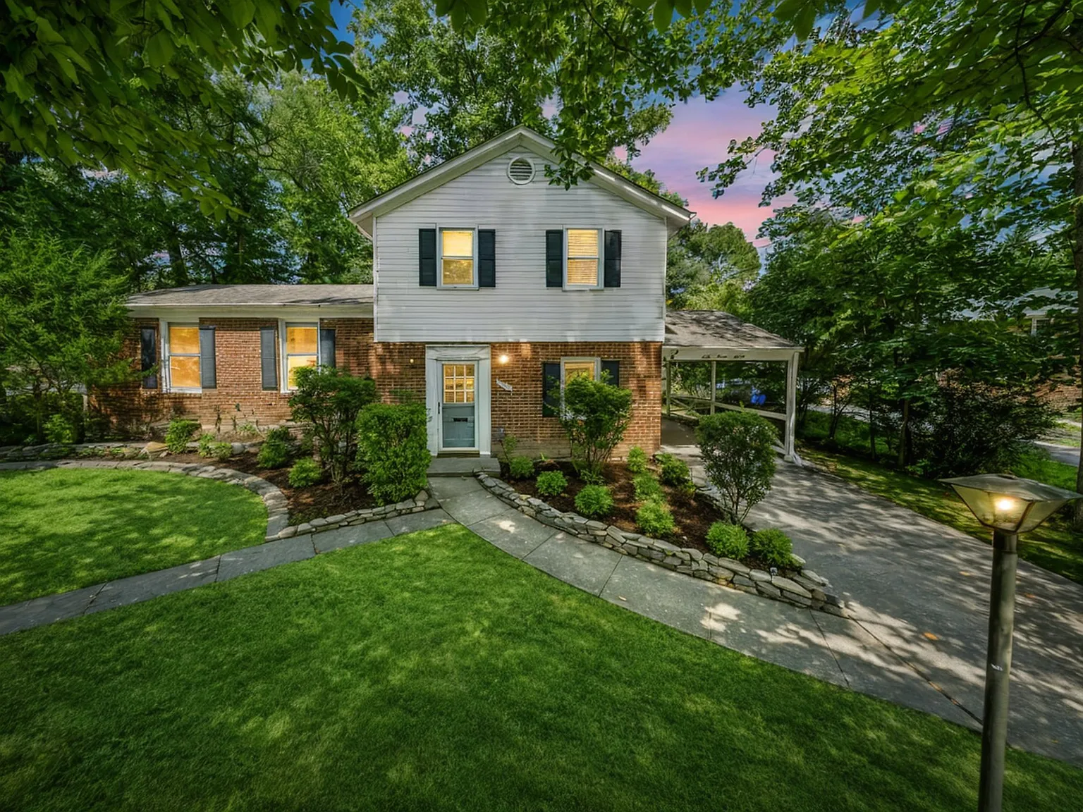 5 bed, 2669 sqft, $4,300 — Photo 1