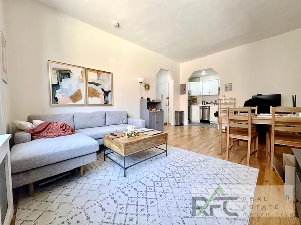 307 W 74th St APT 3B, New York, NY 10023