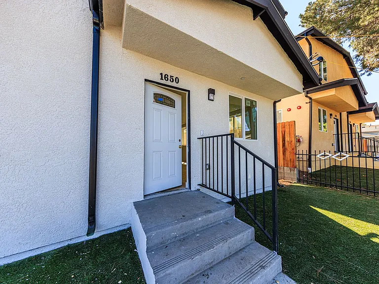 1652 Murchison St — Photo 35