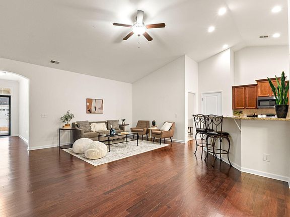 5th image of 1036 Bald Cypress Dr