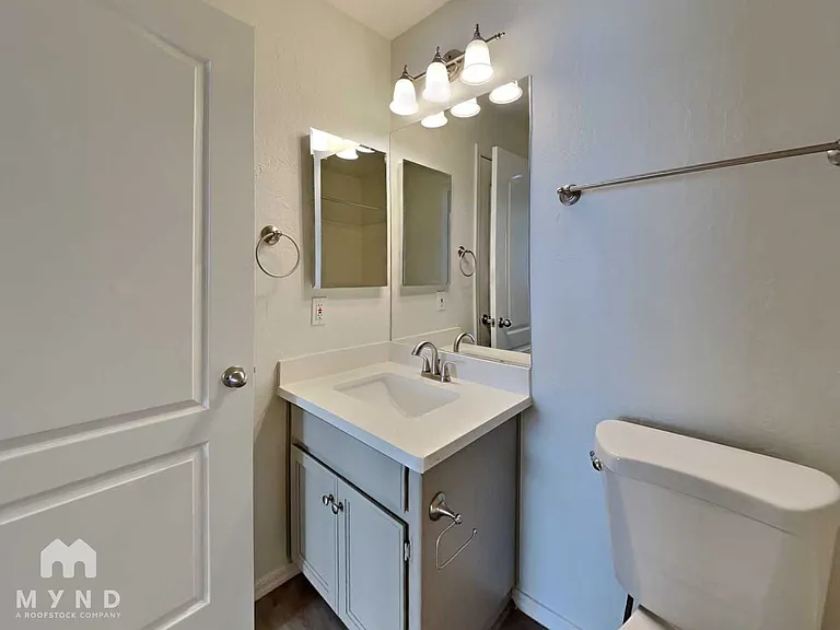 1045 W Todd Dr — Photo 16