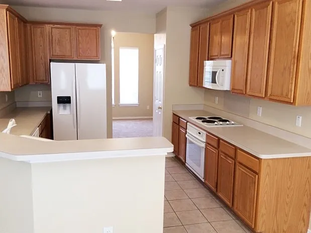 5217 Alec Dr — Photo 2