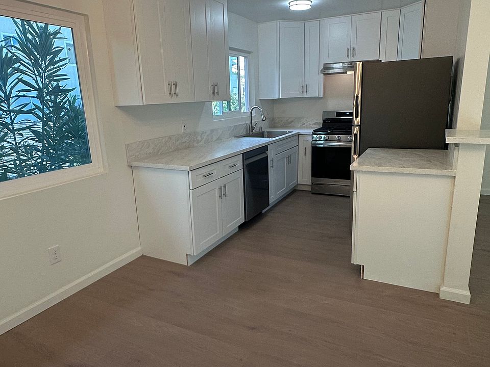 1st image of 1724 Barry Ave #5