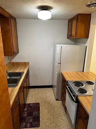 2 bed, 750 sqft, $1,800 — Photo 4