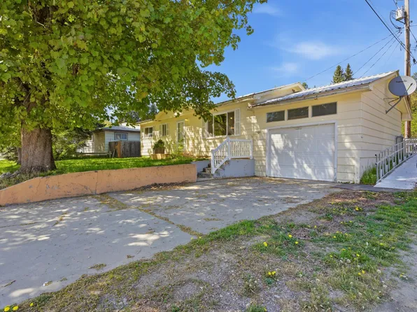 820 W Spruce St, Newport, WA 99156