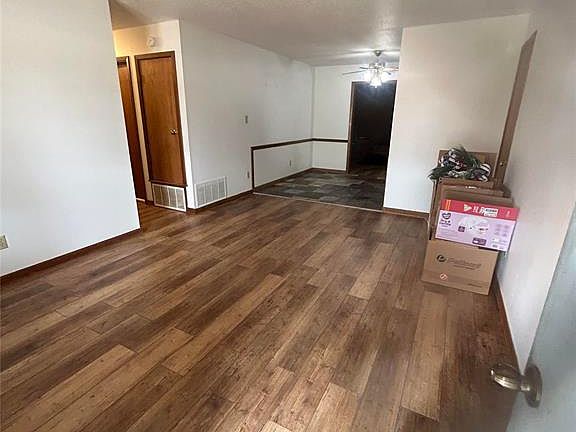 4th image of 214 NE 20th St