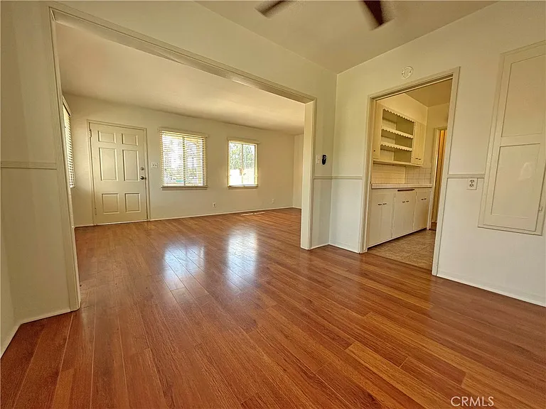 1609 E Chevy Chase Dr #1611 — Photo 3