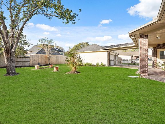 5th image of 308 Meadow Trail Ct