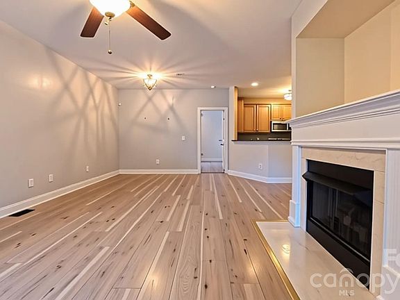 3rd image of 6419 Park Pond Dr