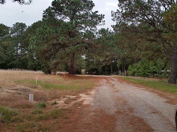 Road ends at HOA Park