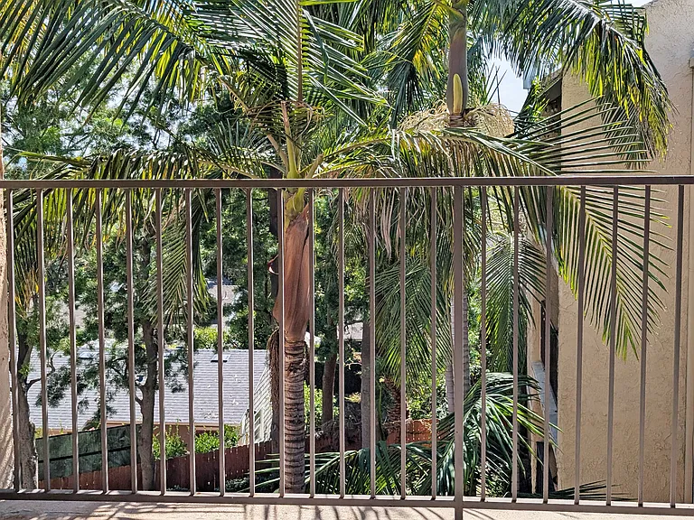 South Pasadena Heights — Photo 32