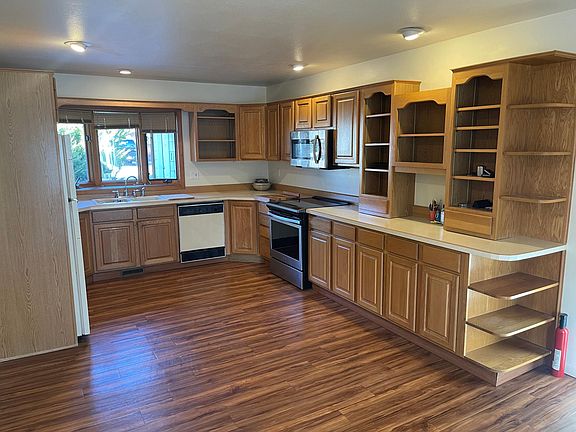 3rd image of 2517 Downer Ln