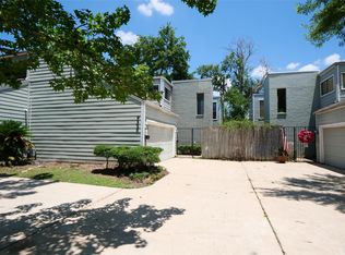 9526 Val Verde St, Houston, TX 77063