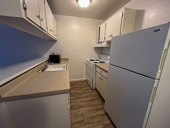 3rd image of 1075 Cypress St APT 7
