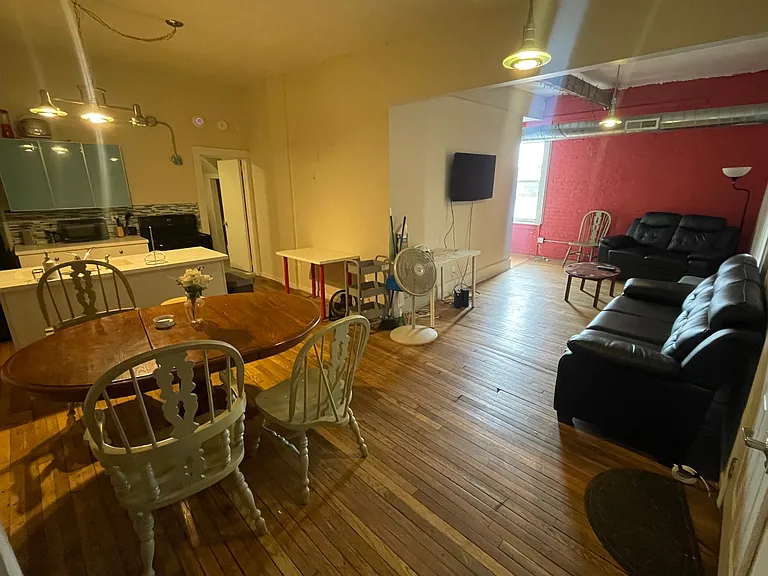23 E Clinton St #1 — Photo 2