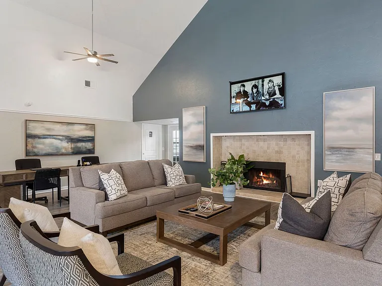 Post Oak Apartments — Photo 42