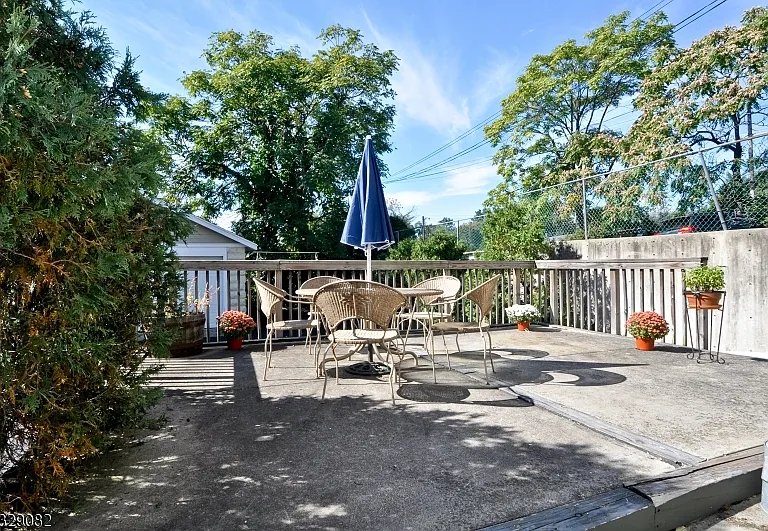 43 Walnut Cres #1 — Photo 4