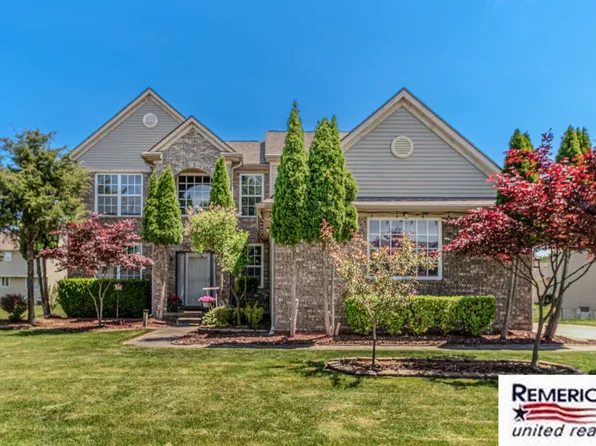 6343 Anna Dr, Belleville, MI 48111