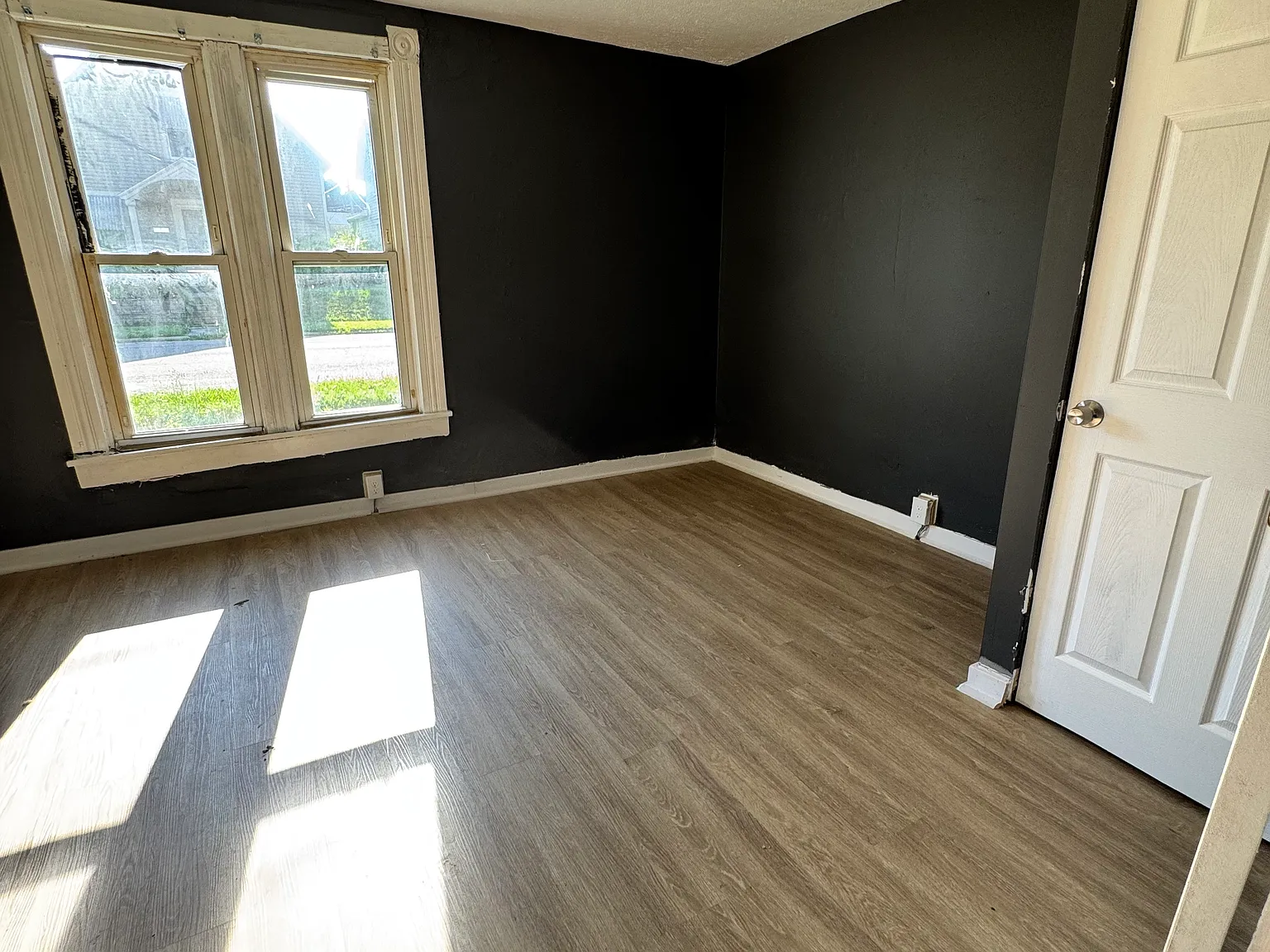 2 bed, 1000 sqft, $1,300 — Photo 3