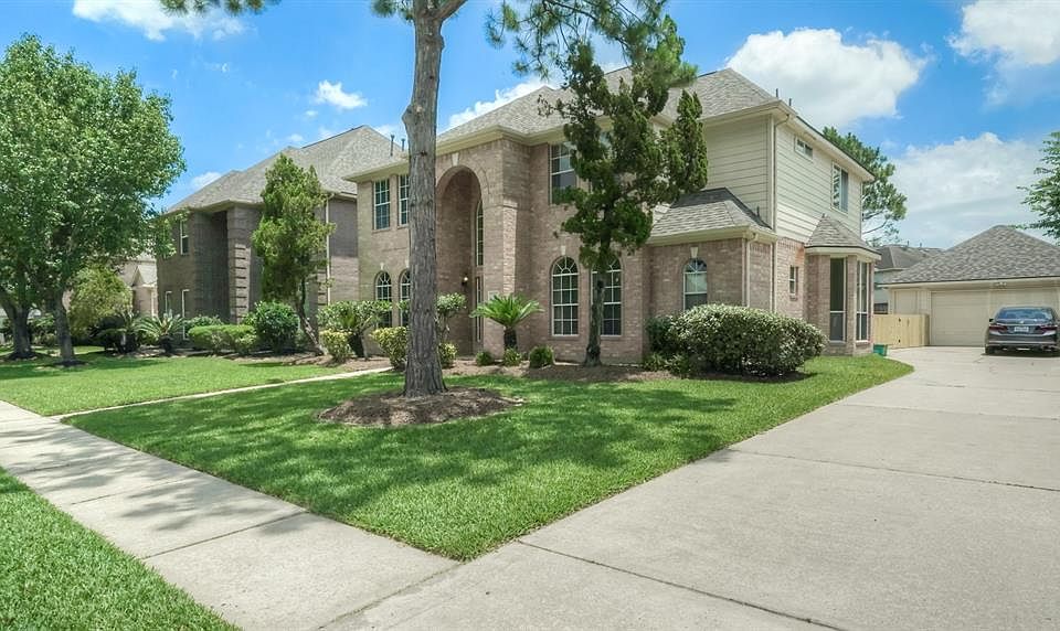 1st image of 2511 Lawton Dr