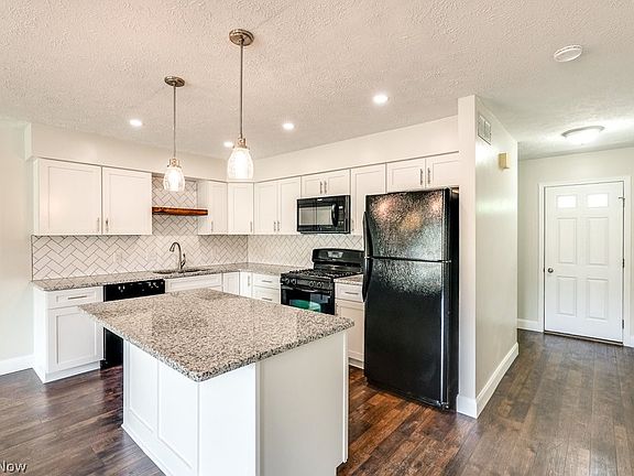 5th image of 83 Christy Dr