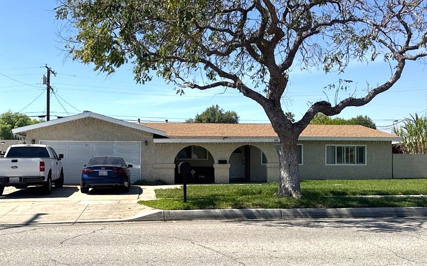 1st image of 878 N Eucalyptus Ave