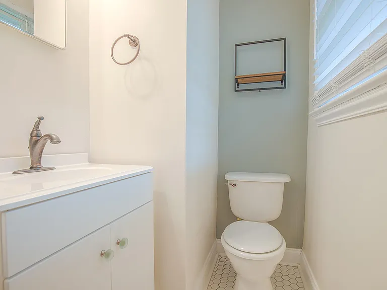 82 Pleasantdale Cir — Photo 26