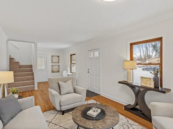 6918 Dallas Rd, Brooklyn Center, MN 55430