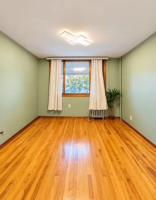 3 bed, 1100 sqft, $2,900 — Photo 3