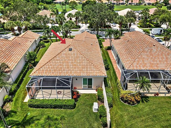4th image of 8245 SE Palm Hammock Lane