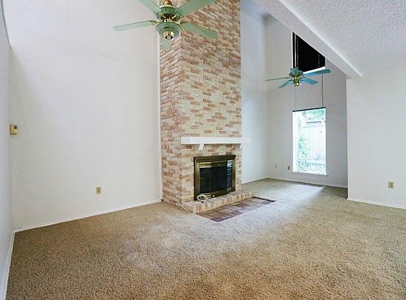 3rd image of 8 Townhouse Ct