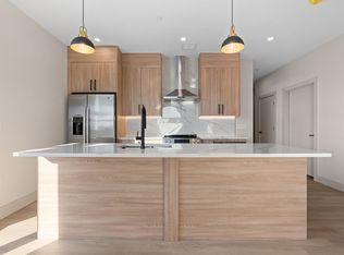 453 Franklin St #207, Melrose, MA 02176