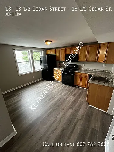 18 1/2 Cedar St Photo 1